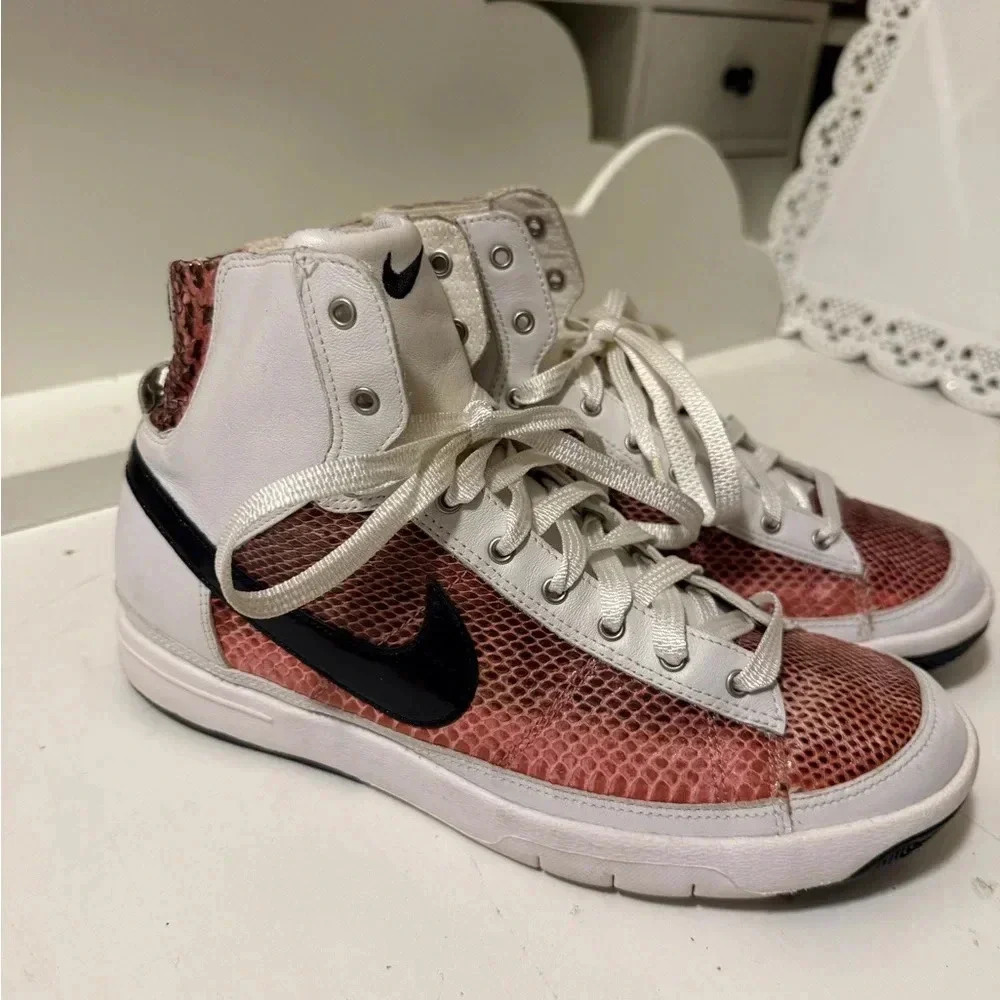 Nike | Shoes | Nike Blazer Mid Sneakers In Black Pink...